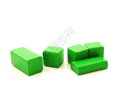 绿色的木制砖块以白色为孤立位置坍塌游戏白色的图片