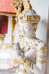 文化泰国清莱寺庙墙上的泰国艺术雕塑赖游客图片