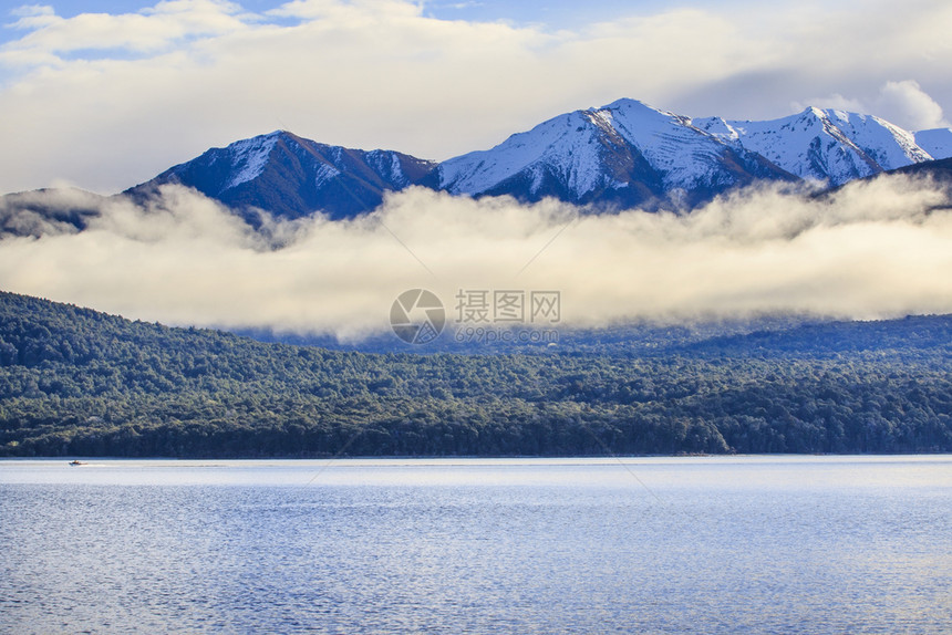 植物场景美丽的南岛新西兰州最受欢迎的旅游目地Teanau湖风景美图片