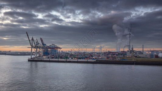 出口德国行业汉堡多云天气集装箱码头的全景Hamburg图片