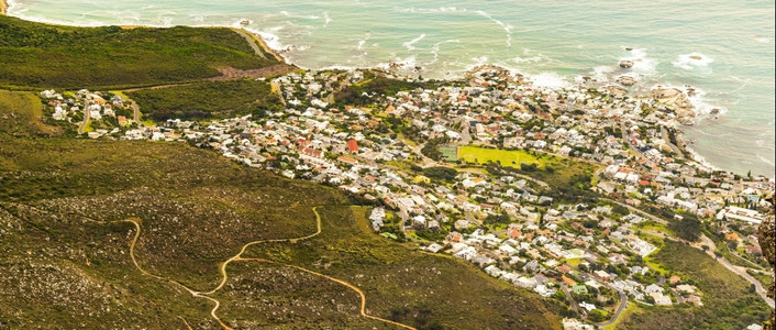 使徒海滩在南非开普敦表山对营区湾的空中观察南非开普敦镇图片