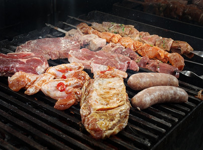 烤架上的肉类背景图片