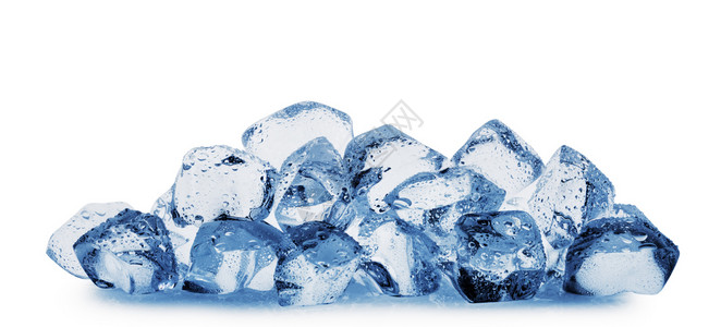 冰块喝箱白底的柱上隔着水滴的冰雪立方体有水滴的冰晶立方体图片