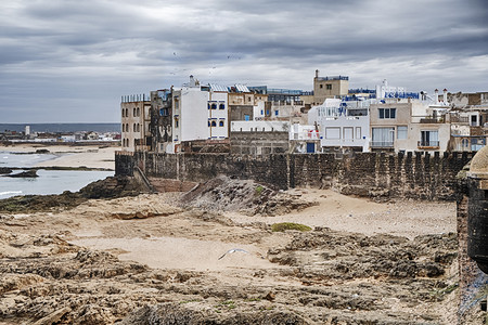 摩洛哥的Essaouira旧海墙保护这座城市免受海浪防御建筑物海岸线图片