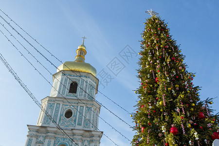 旅行天空乌克兰基辅的索菲亚广场和圣诞树城市背景图片