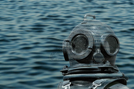 压力复古的套装水下深海潜员底图片