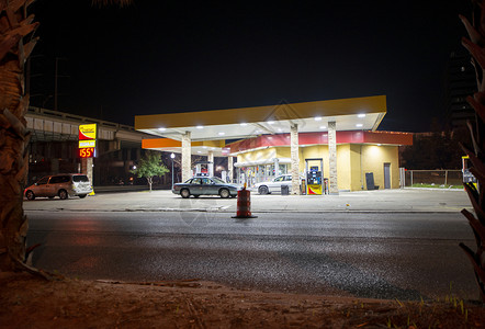 燃料服务2016年月7日晚上的折扣加油站图片