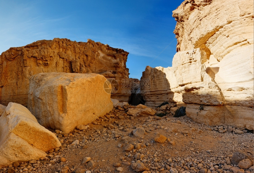 石头沙漠中的砂岩风化户外图片