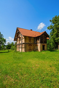 建筑的农村被遗弃旧房屋农村废弃的旧房屋居住地建造图片