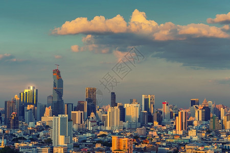 黄昏时的曼谷城市建筑图片