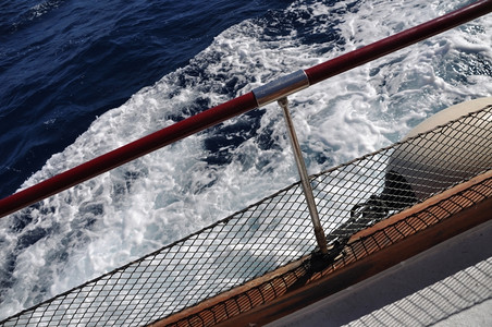在地中海航行的游艇娱乐海上运动假期图片