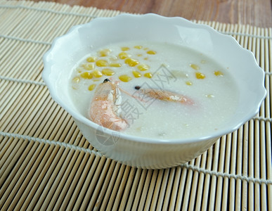 牛奶玉米螃蟹汤在烹饪美华和加拿大中文烹饪发现的菜盘海鲜洋葱图片