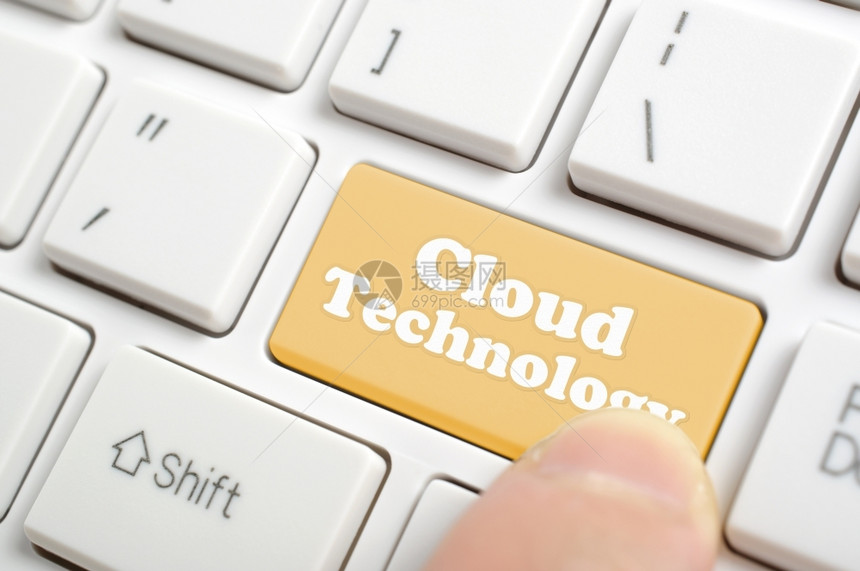 沟通商业信息按下键盘上的褐色云技术键图片