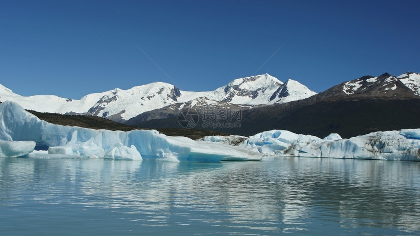 全景卡拉法特洛斯阿根廷巴塔哥尼亚LosGlaciares公园图片