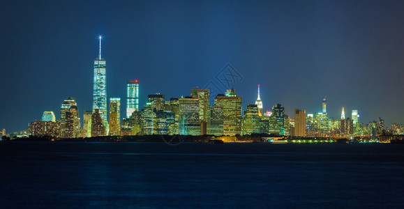 城市景观桥曼哈顿全来自布鲁克林一侧晚上纽约地标旋转木马图片