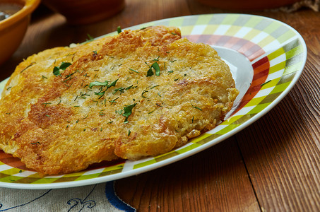 什锦的布朗拉基土豆煎饼捷克烹饪传统菜类顶层风景肴新鲜的图片