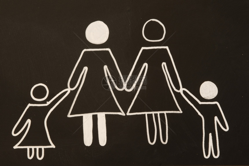 女儿插图两个母亲和她的孩子在黑板上们图片