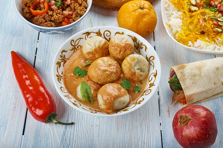 曼图阿富汉黄豆中亚各式传统菜盘顶视美味的阿富汗放图片