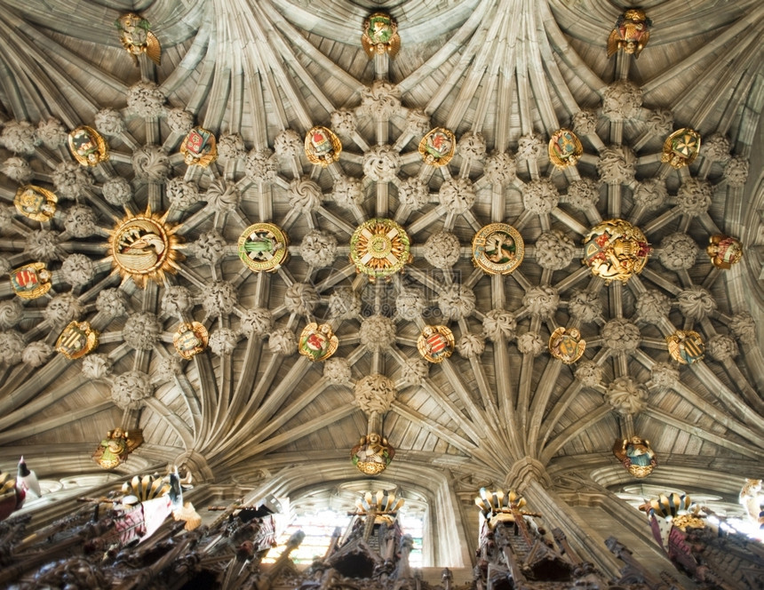 苏格兰爱丁堡圣吉利斯大教堂TetleJachel的天花板这一装饰式的有许多象征物代表着各种宗教和精神概念以及视窗高架华丽的图片