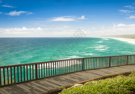 澳大利亚在昆士兰Stradbroke岛的夏日海滩观望天旅行空背景图片