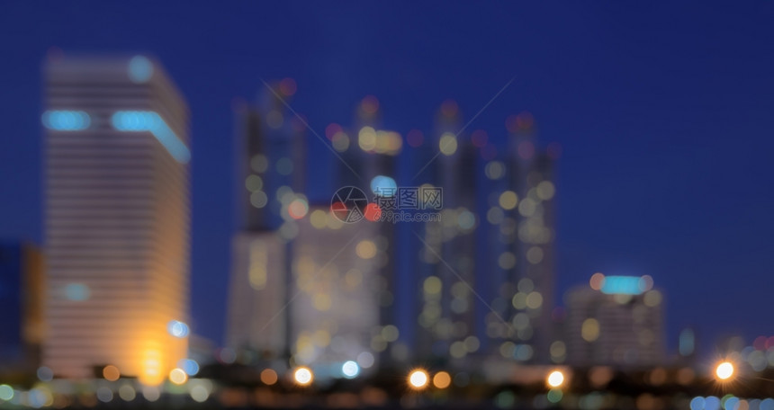 户外景观散夜间曼谷天空线反射水模糊bokeh背景图片