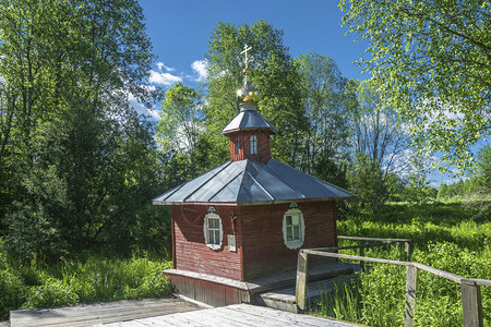 加利奇斯基叉索利加奇斯基旅游俄罗科托马地区索利加茨斯基区Tverdislevo村为纪念神之母亲提赫文像而圣的春天背景