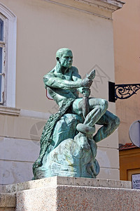 扼杀耶祖茨基克罗地亚语萨格勒布Jezuitski广场SimeonRoksandic187493年关于蛇雕像和喷泉的渔民结石背景