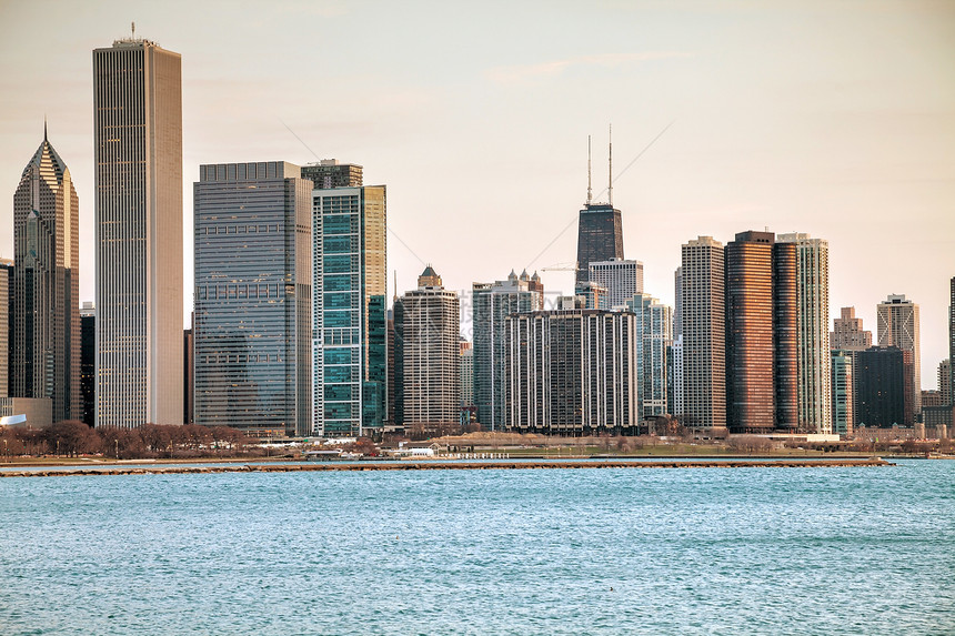 支撑塔芝加哥市中心城风景的清晨建成图片