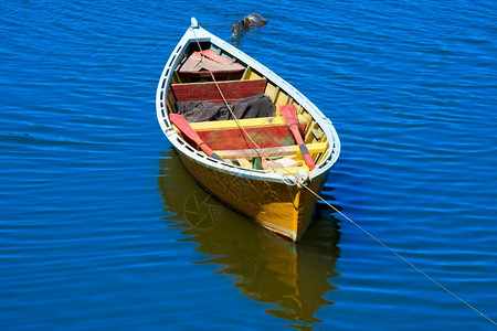 绑有色智利南部Queule智利南美洲的渔船照片图片