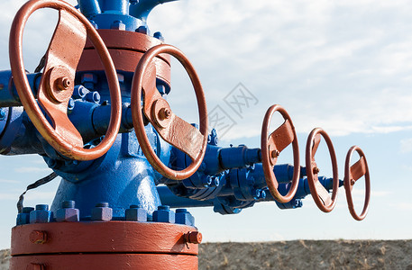 带阀电枢的生产井口石油天然气行业井口概念石油和天然气行业修补经济原油图片