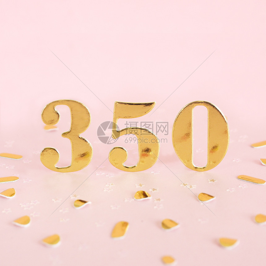 粉色的红背景和文本金面纸间基的黄数字为350金数晋升新的图片