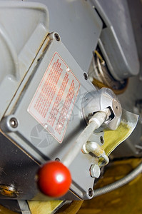 测量电线开始行动的印刷机杠杆用德文写书面指示以德文写成一种图片
