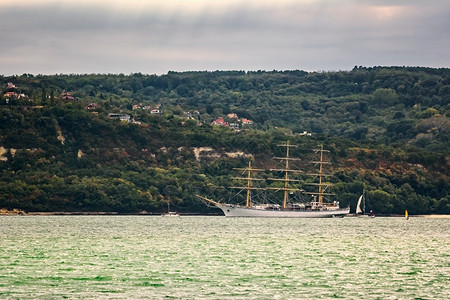 老的黑海中帆船保加利亚海中的帆船黑色航海图片
