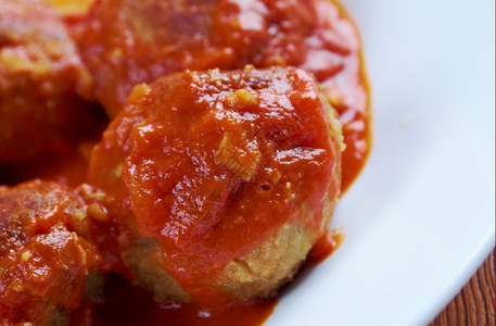 剁碎球摩洛哥美食番茄酱中的鱼丸土豆酱肉饼图片