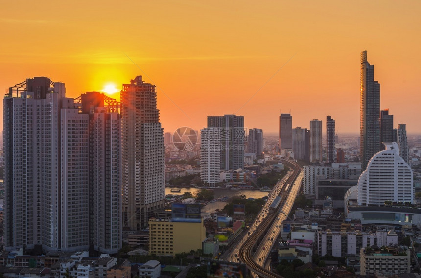 商业区和住宅的现代建筑图片