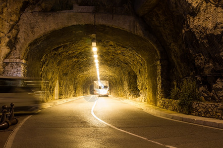 里维埃拉法语卡罗夜间在蒙特洛的公路隧道图片