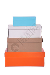 白背景上孤立的多彩堆叠盒子棕色的案图片
