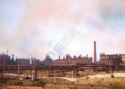 阿尔切夫斯克重的环境污染和全球升温问题废旧钢工厂的烟雾环境污染和全球变暖乌克兰景观背景