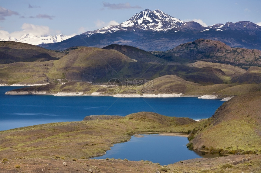 蓝色的场地智利南部巴塔哥尼亚州TorresdelPaine公园Pehoe湖深蓝色冰川水地形图片