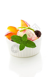 冰淇淋与水果相照的孤立白背景片产品酸橙清爽图片