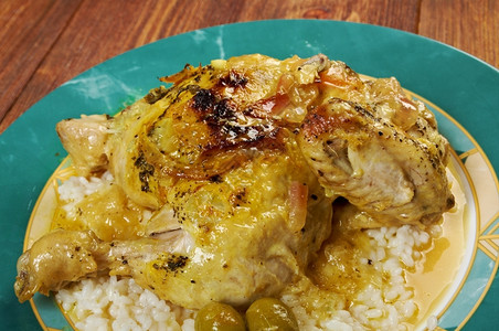 炖DjejEmshmel摩洛哥鸡粉加橄榄和柠檬传统的肉桂图片