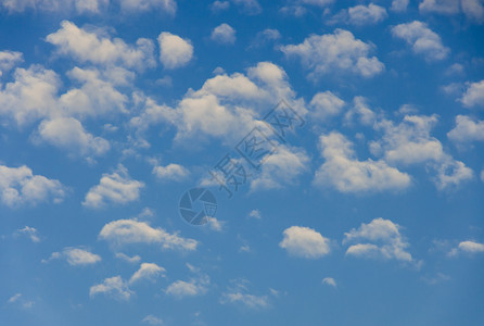 灰蒙风景优美蓝色天空背景的云彩户外图片
