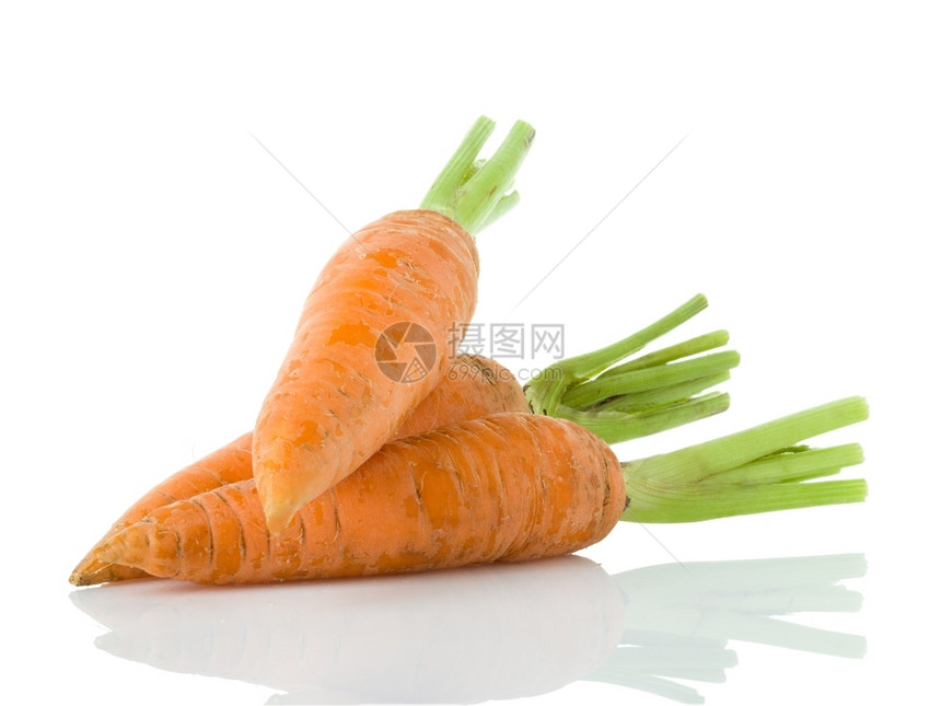 白色背景上孤立的胡萝卜食物自然干净的图片