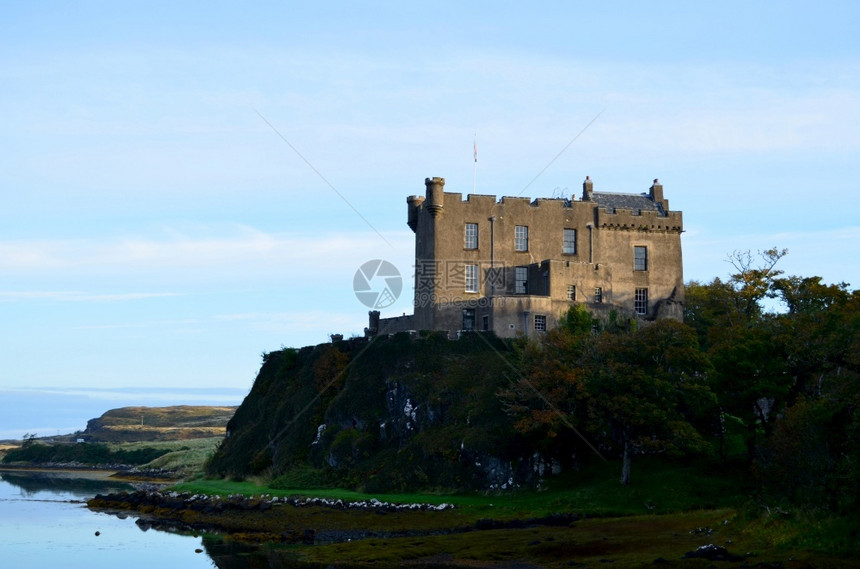 氏族苏格兰斯凯岛邓维甘城堡的一幅美丽景象海看图片