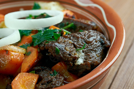 一顿饭Zhharkop烤肉和蔬菜乌兹别克传统炎热中亚菜吃洲人图片