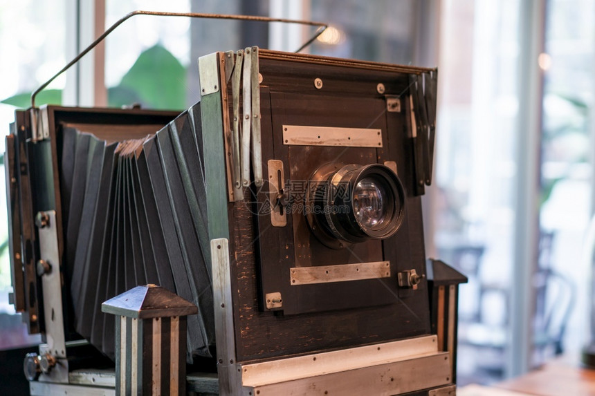 摄影师历史雅西卡不明背景的古老董大格式相机图片