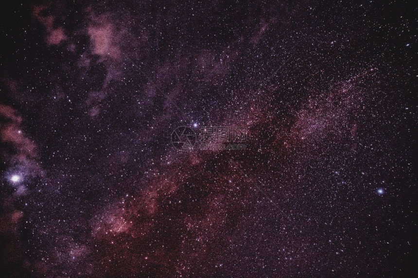 宇宙的天文学夜晚空背景下的星文摄影图片