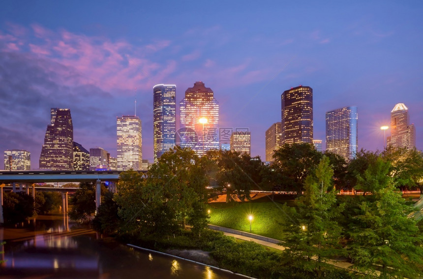 城市的美国得克萨斯州休顿市中心天线城景色日落时建筑学商业图片