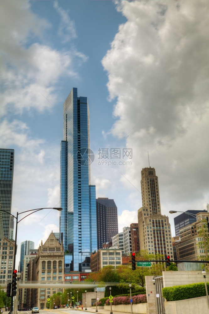 芝加哥市中心阳光明媚的白天IL场景伊利诺州城市景观图片