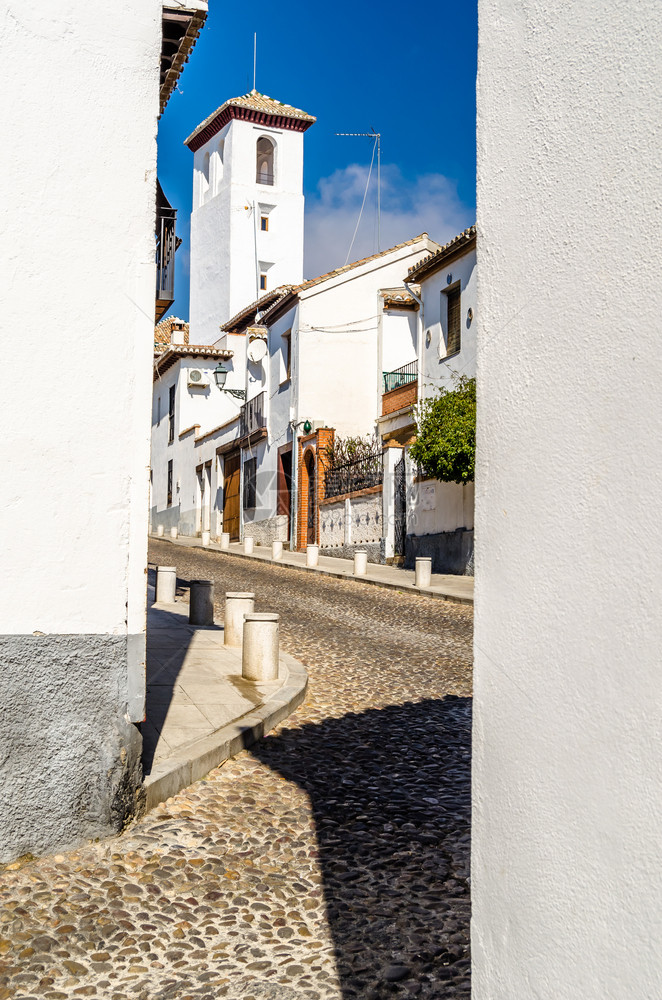 城市旅游镇西班牙南部安达卢西亚州格拉纳达的典型建筑图片